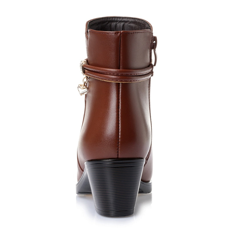 Bota Feminina De Couro Peluciada Vegan Laurem™