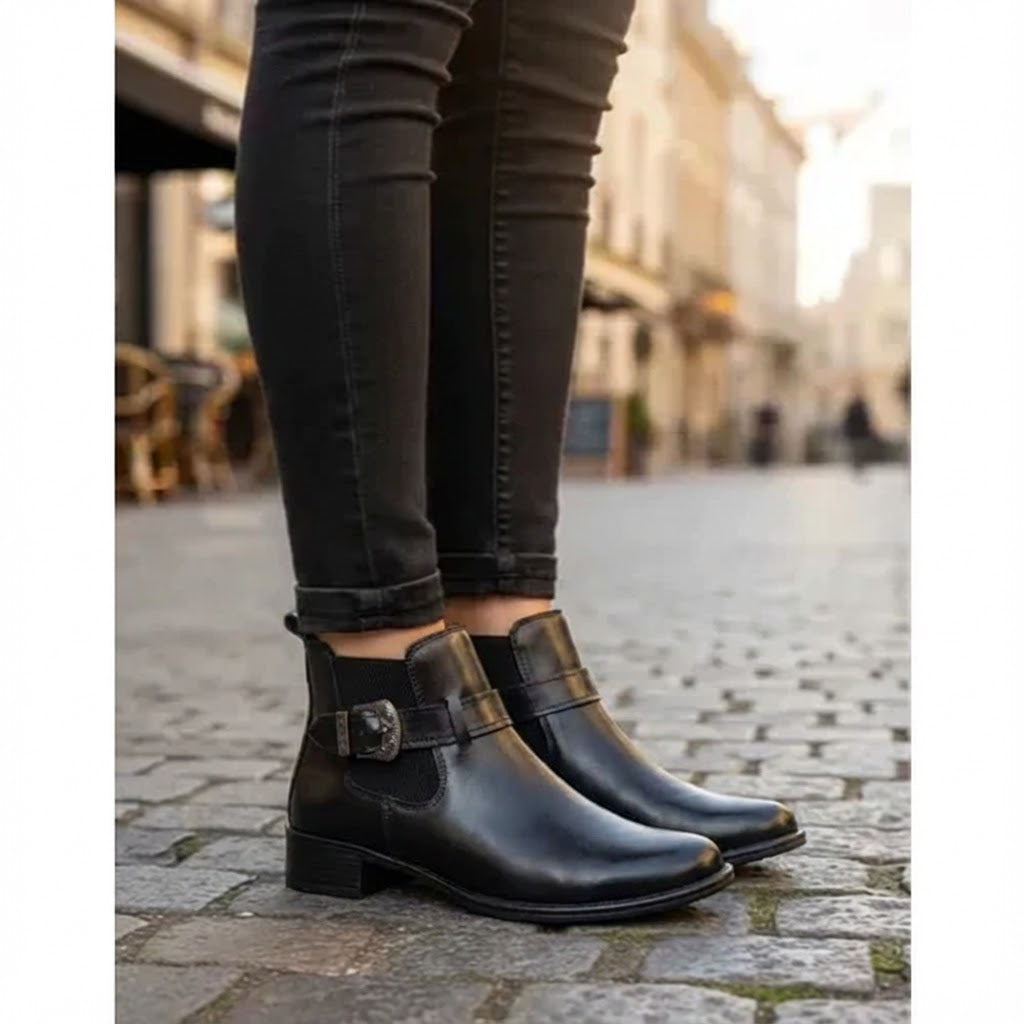 Bota Feminina Chelsea Preta em Couro Legítimo Cano Médio com Fivela