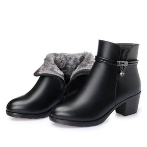 Bota Feminina De Couro Peluciada Vegan Laurem™